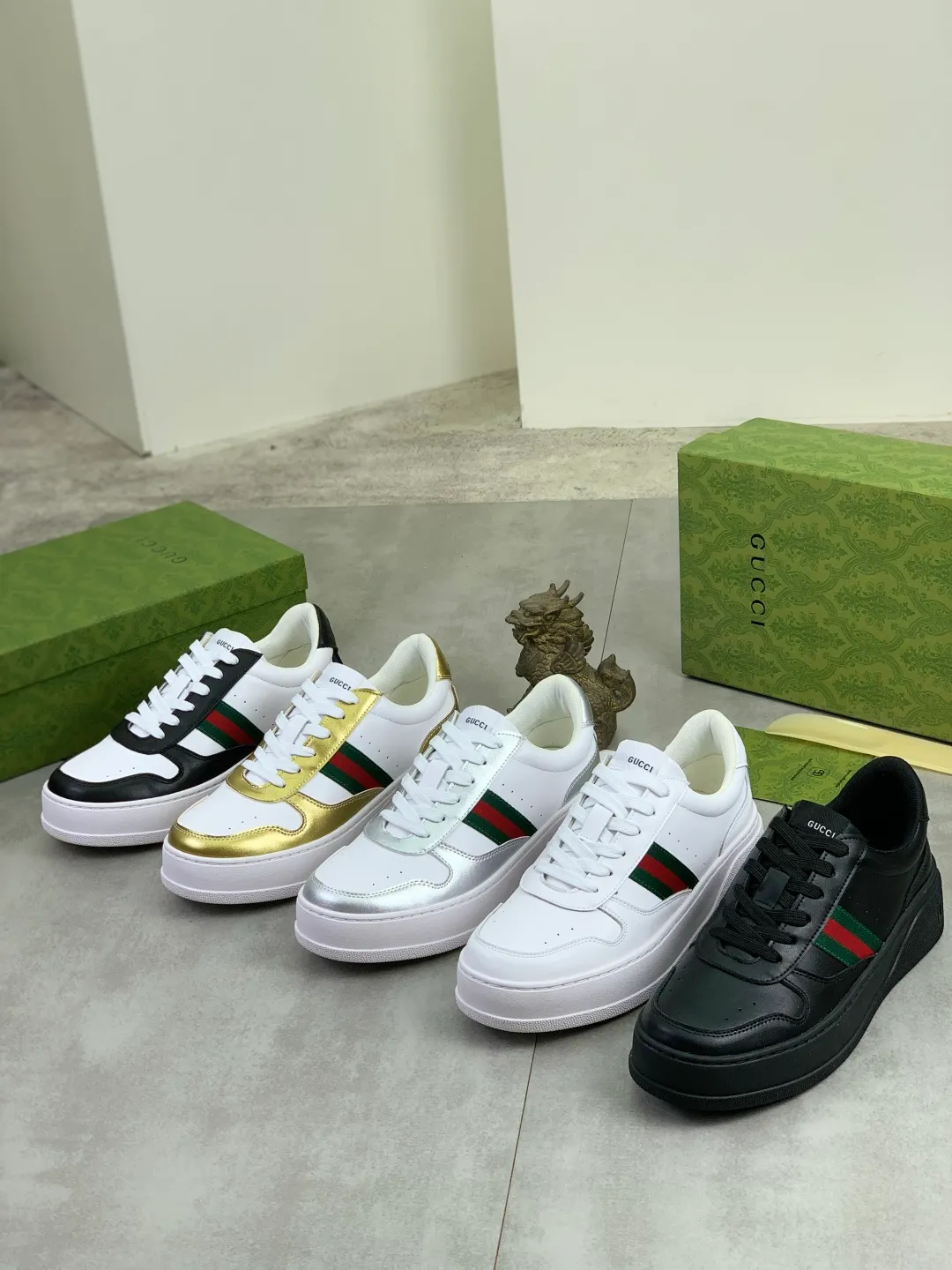 Men's shoes 💰P400💰【New model】 🆘 The latest model from Gucci official website 🎁 Classic casual and fashionable men's shoes 👟 Hot model 💥 Simple and elegant style, exclusive for trendy men. Unique latest brand elements from the official website 👑 Original Gucci decoration, fashionable and generous, made of original soft calfskin fabric ➕ Comfortable soft pigskin lining ✅Wear-resistant rubber outsole specified on the official website_Full elasticity, classic model taken in real life🎬Color: 5️⃣colors available😍Number: 38-44 (45 46 customized)